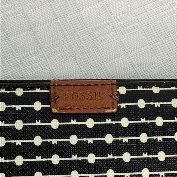 Fossil Black and Cream full sized  Wallet - Picture 6 of 9